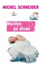 Marilyn pe divan